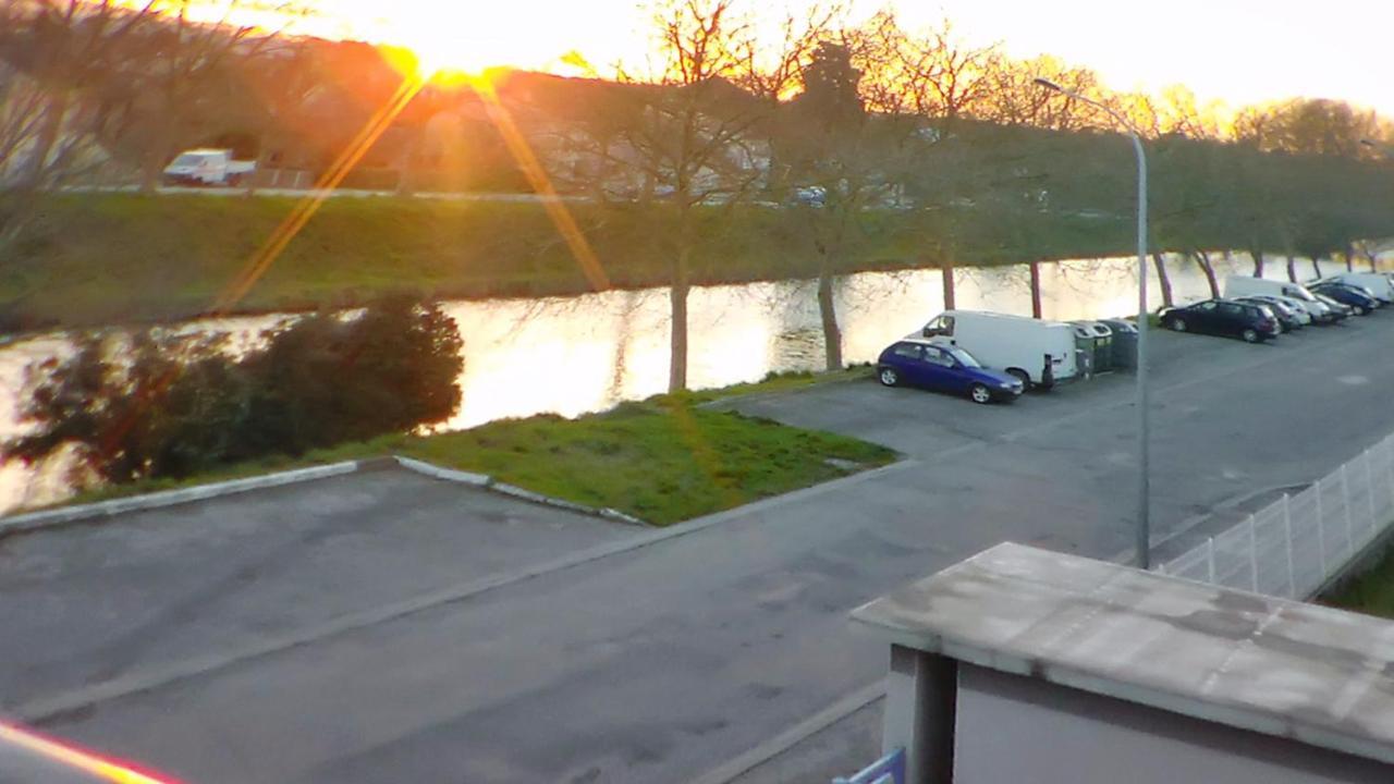 Appartement Charmant A Carcassonne Avec Terrasse Exterior foto